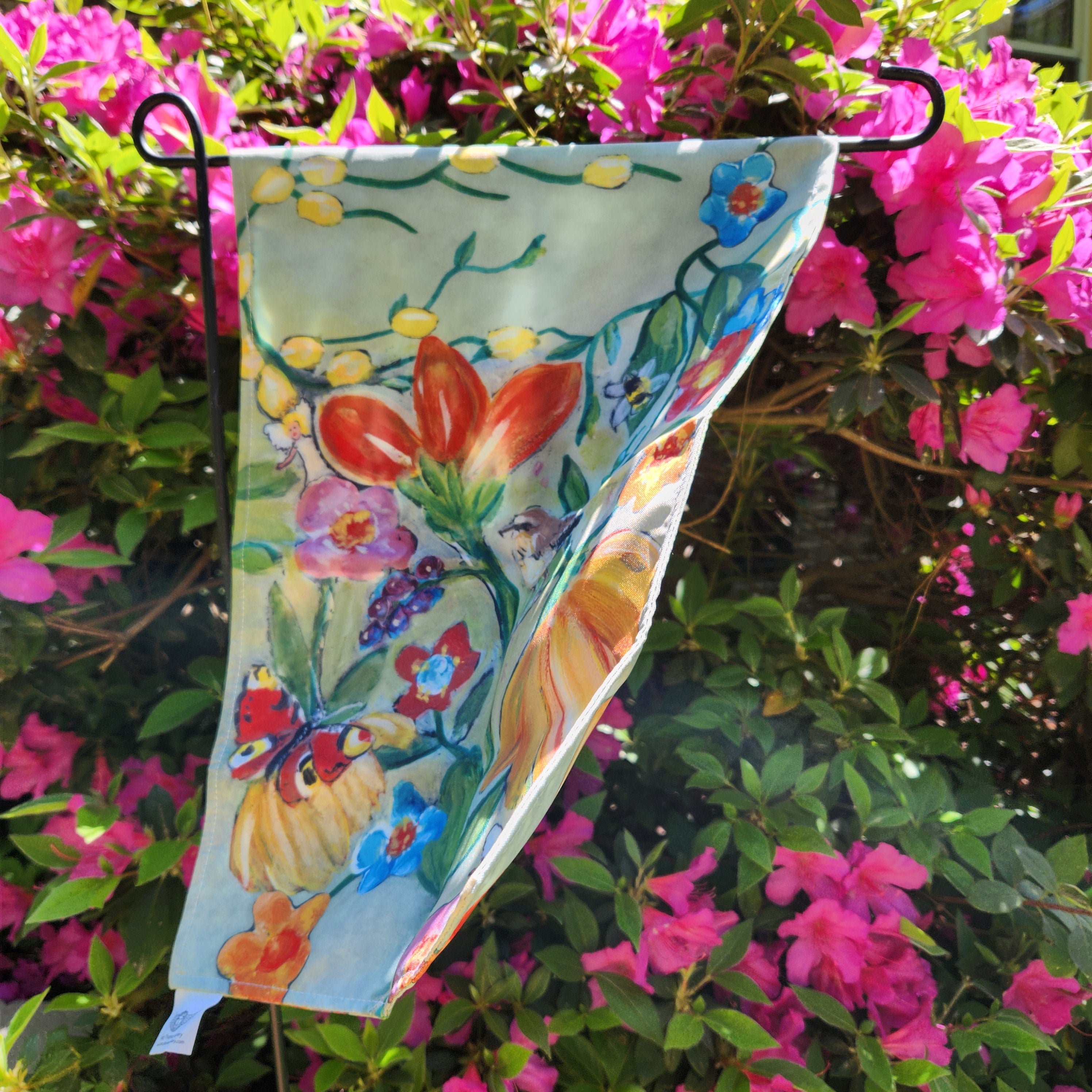 Garden Flags - Flowers Creatures – Nancy Thomas Gallery