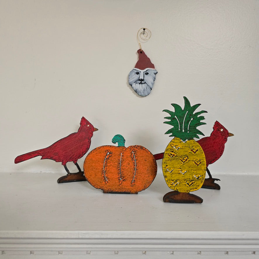 Pineapple Standing Metal Table Topper