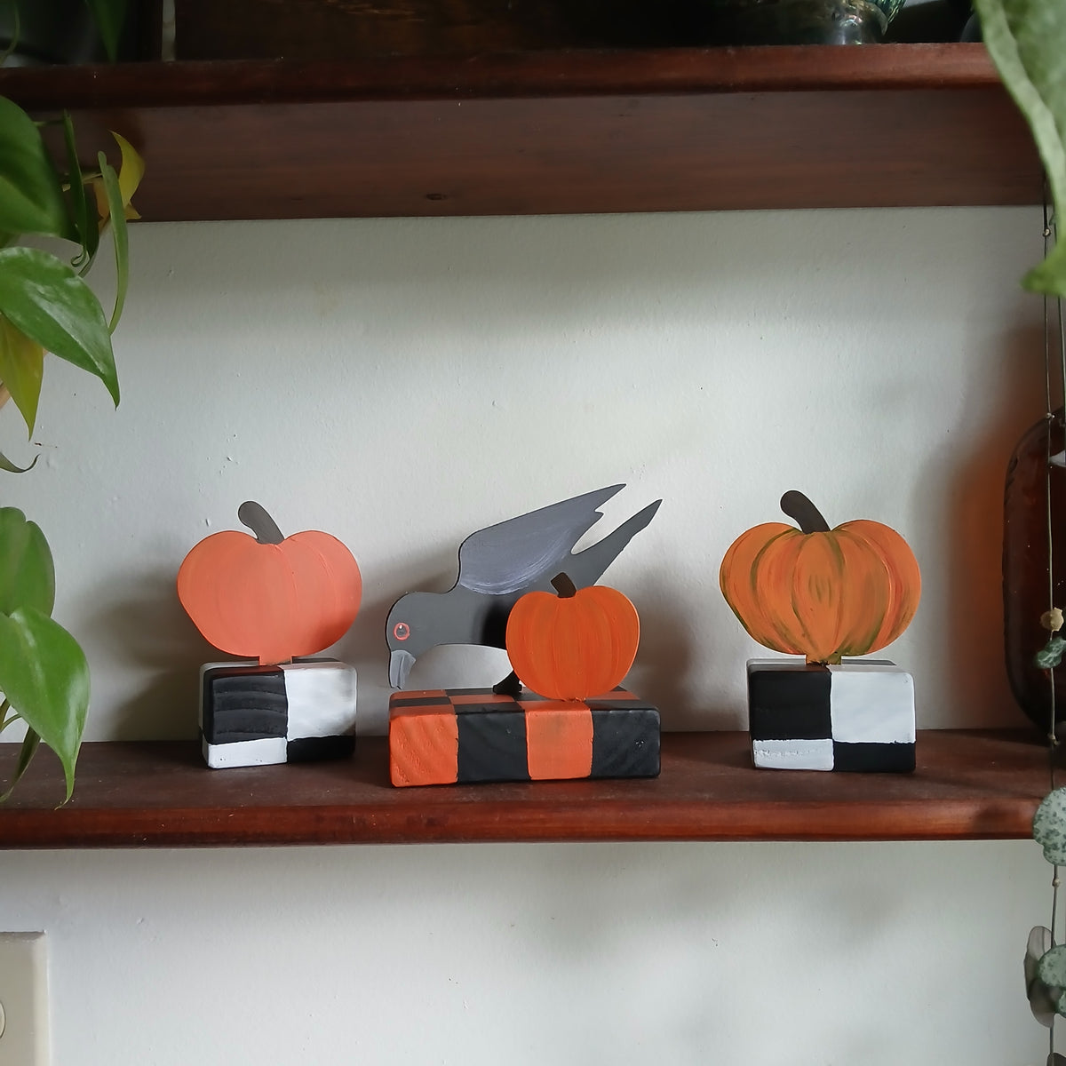 Crow and Pumpkin Table Topper