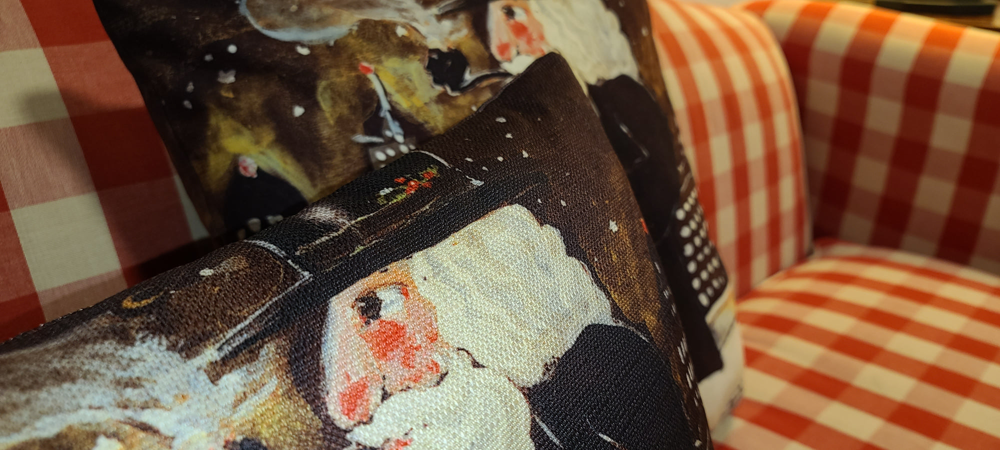 NANCY THOMAS PILLOWS - Santas - Uptown Santa