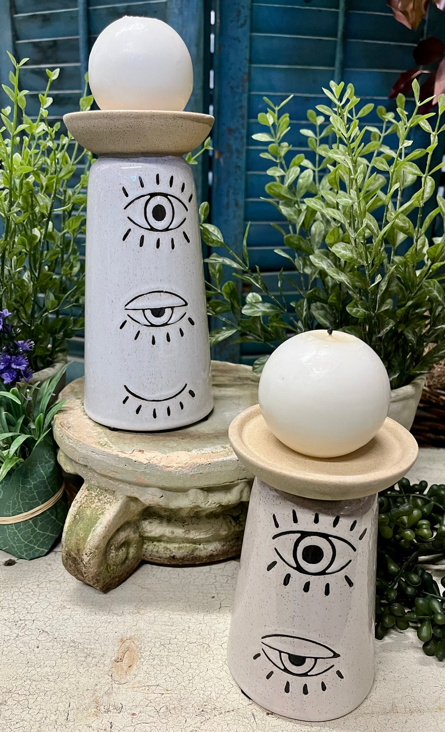 CERAMIC CANDLE HOLDERS WITH EYES DETAIL
