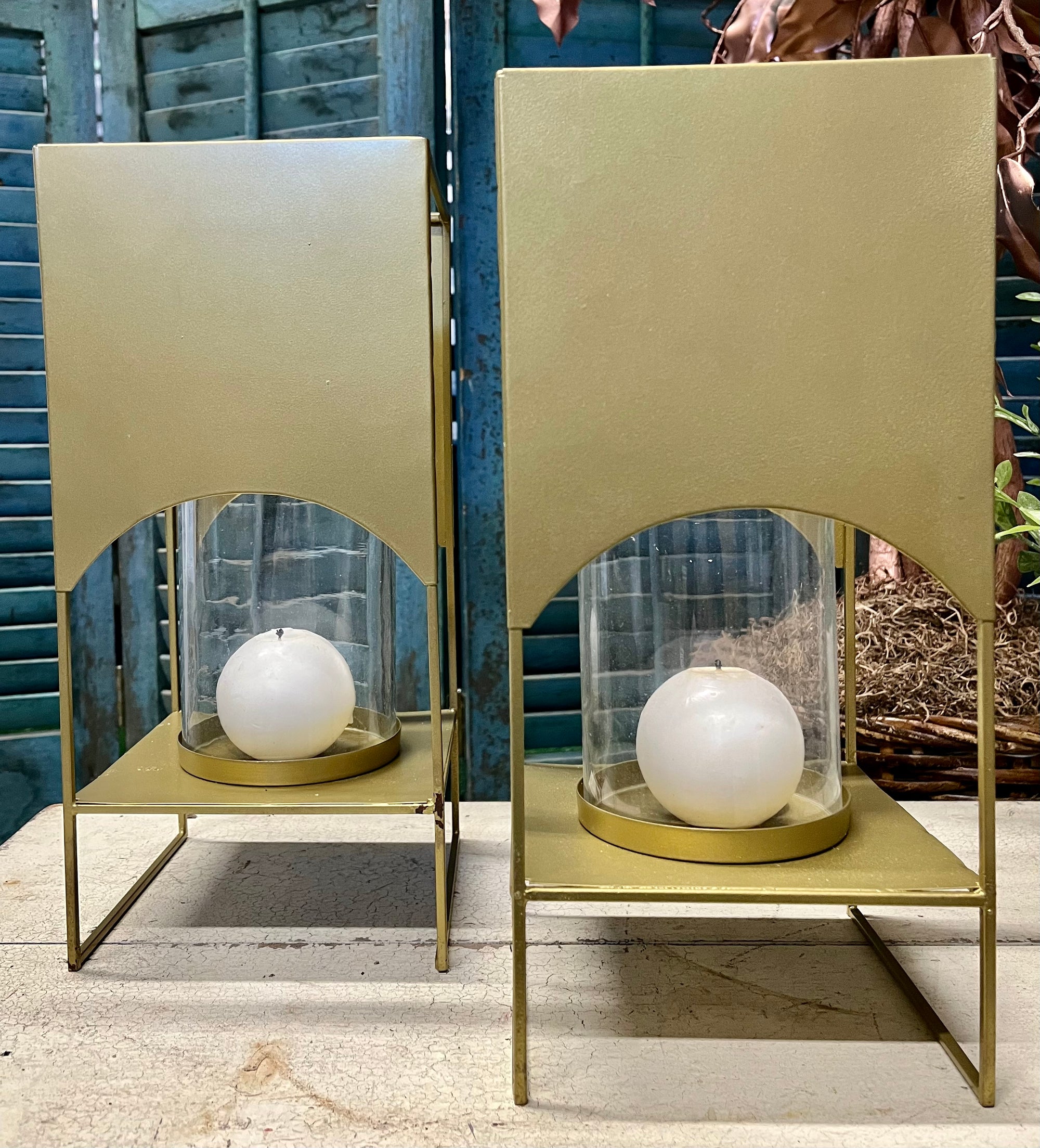 VERSATILE GLASS HURRICANE WITH ANTIQUE BRASS METAL STAND