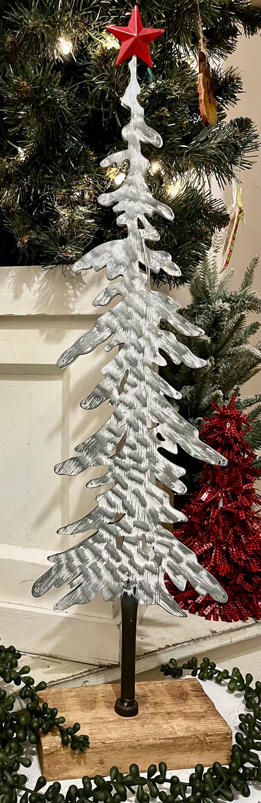 Metal Christmas Tree with Red Star